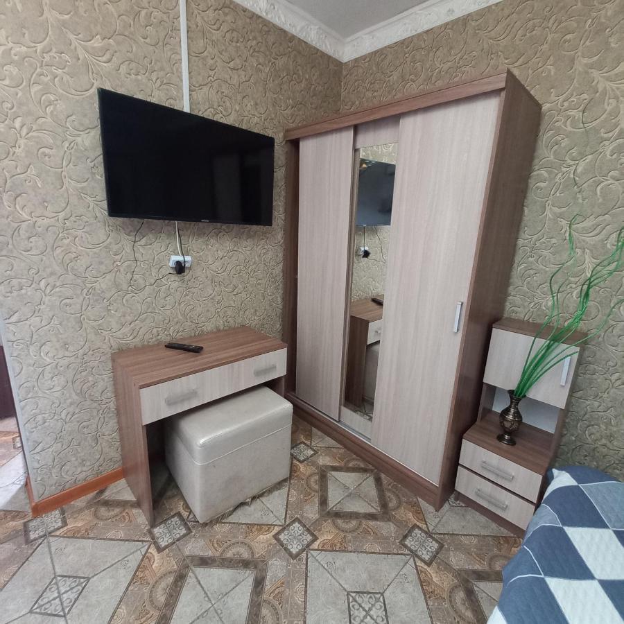 Camelot Hotel Biszkek Zewnętrze zdjęcie