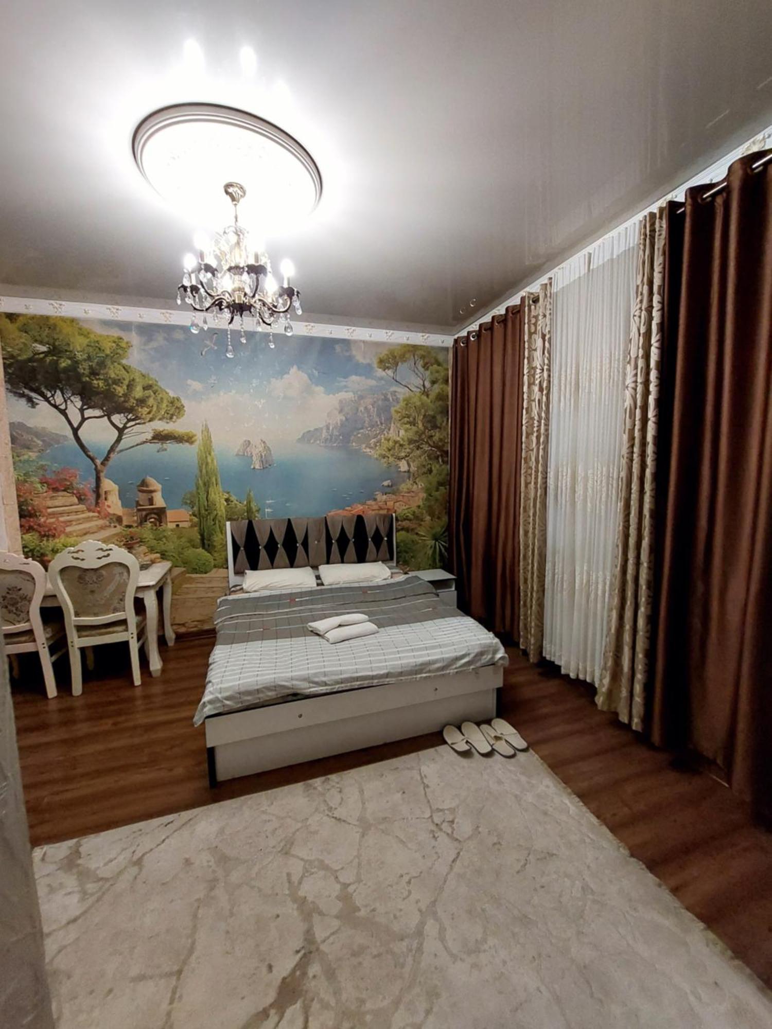 Camelot Hotel Biszkek Zewnętrze zdjęcie