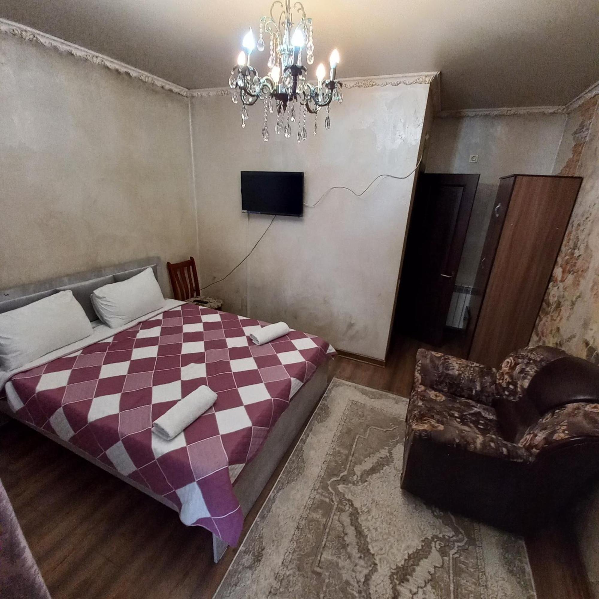 Camelot Hotel Biszkek Zewnętrze zdjęcie