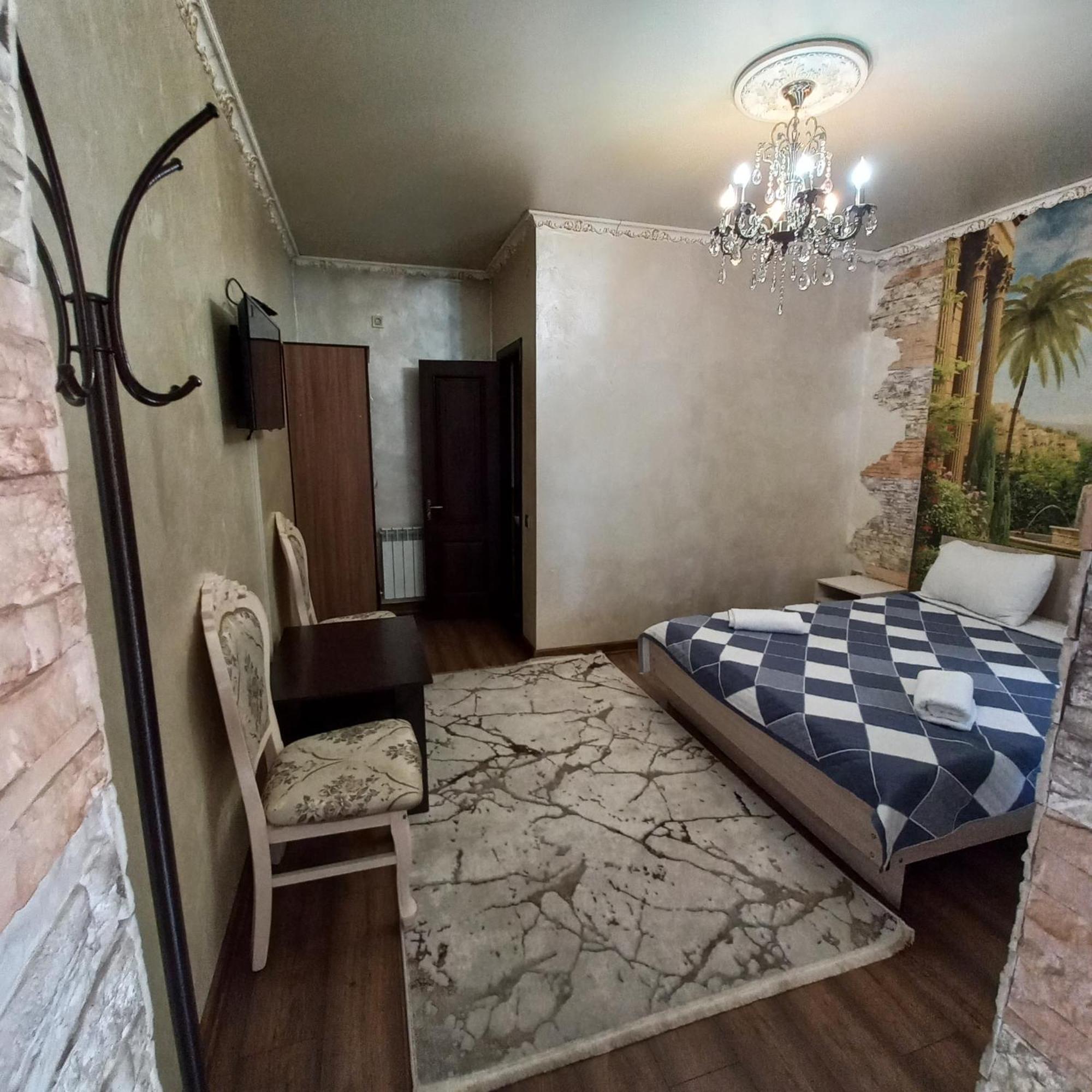 Camelot Hotel Biszkek Zewnętrze zdjęcie