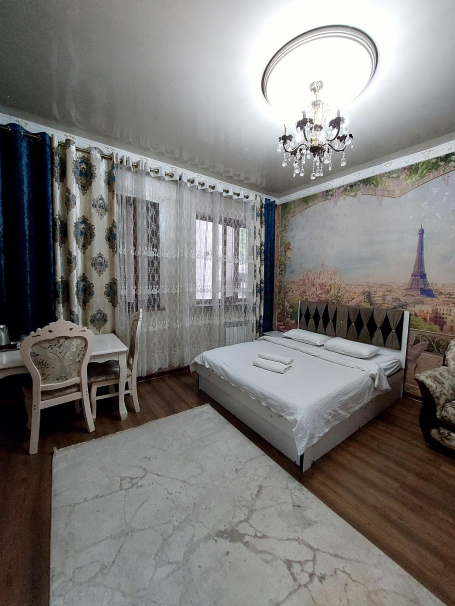 Camelot Hotel Biszkek Zewnętrze zdjęcie