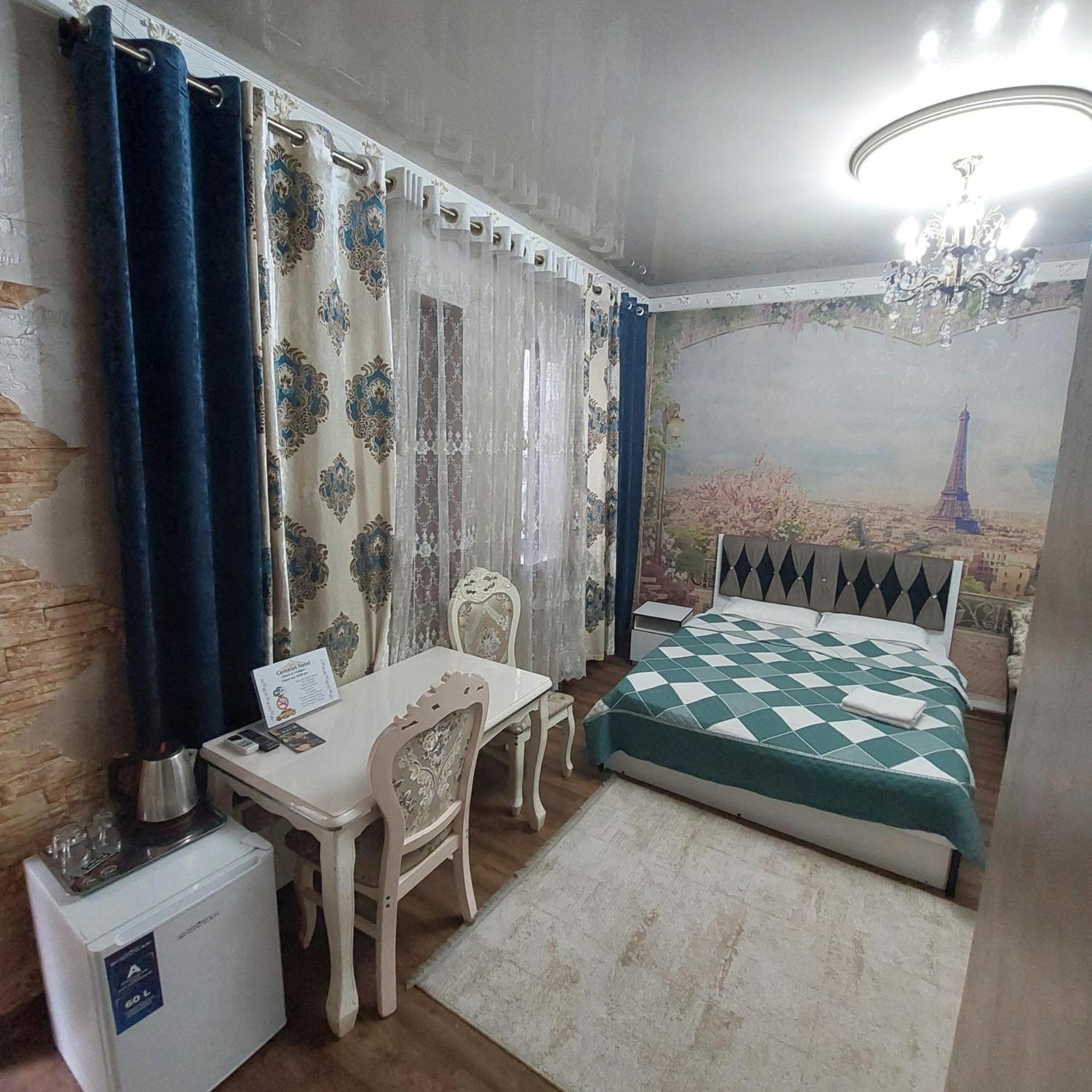 Camelot Hotel Biszkek Zewnętrze zdjęcie